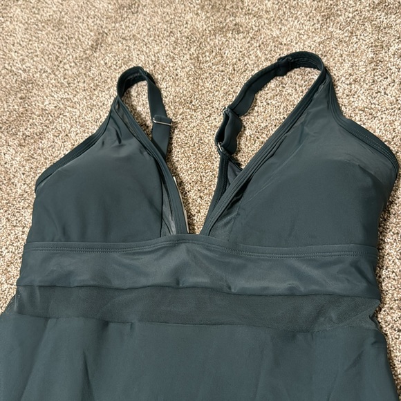 Cupshe Green One-Piece Swimsuit with Plunging V-Neck - Picture 7 of 8